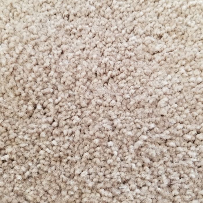 Kitty Kabinet – Beige Carpet